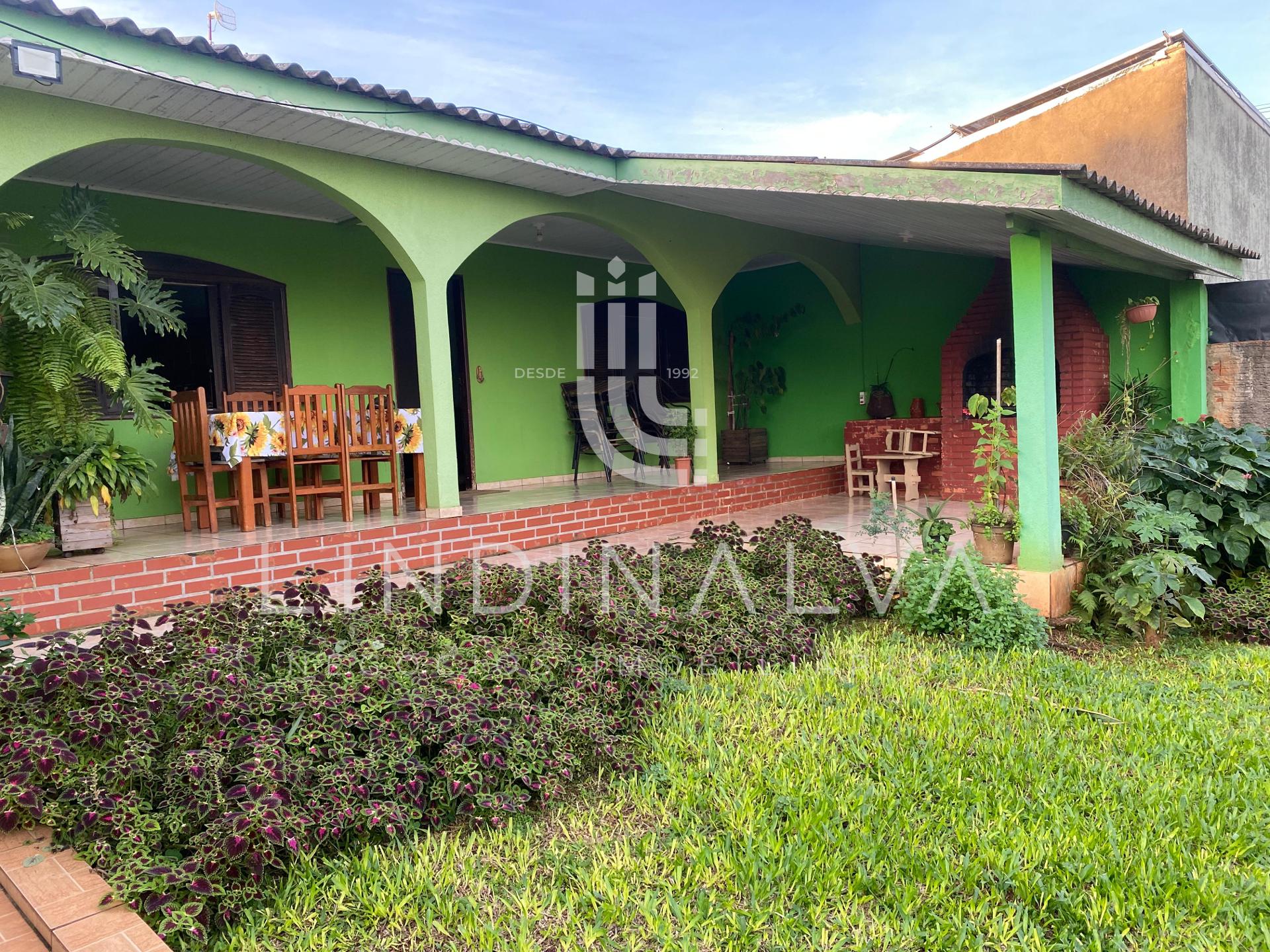 Casa ampla à venda no Parque Ouro Verde  Terreno de 421,00m2