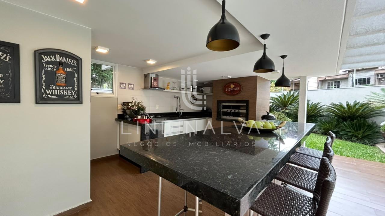 Sobrado à venda na Av. Pedro Basso I Com 573,00m2 de terreno, Jd. Polo Centro