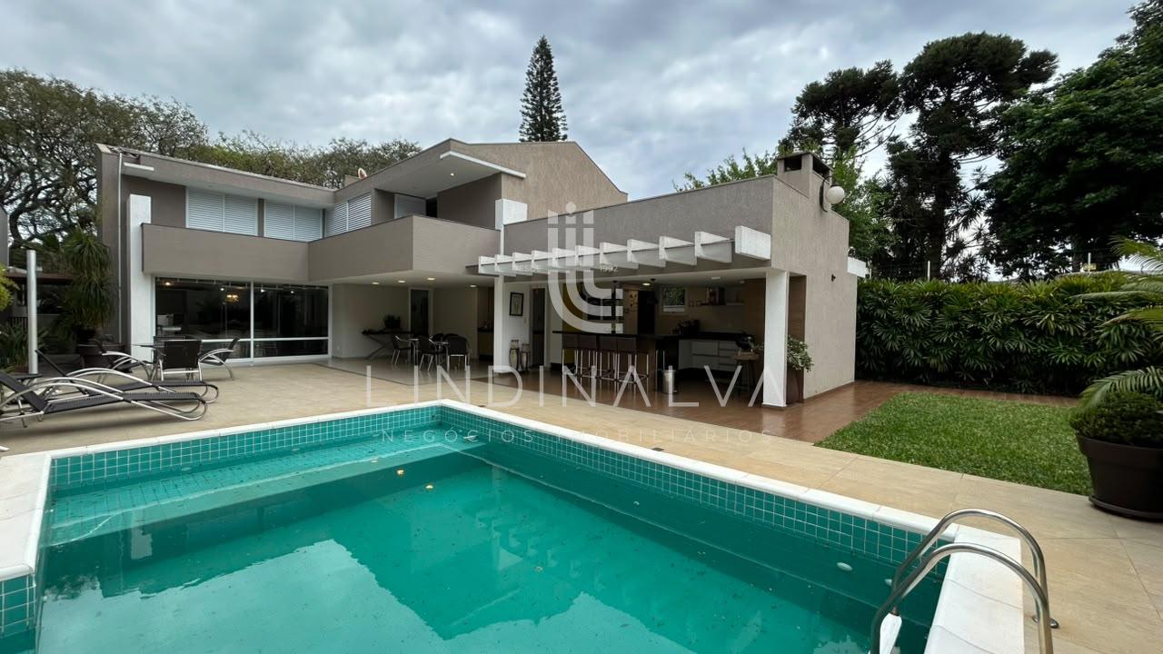 Sobrado à venda na Av. Pedro Basso I Com 573,00m2 de terreno, Jd. Polo Centro