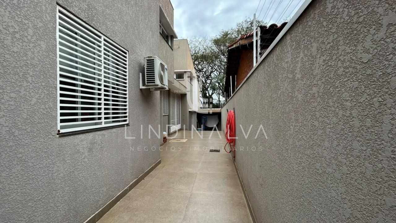 Sobrado à venda na Av. Pedro Basso I Com 573,00m2 de terreno, Jd. Polo Centro