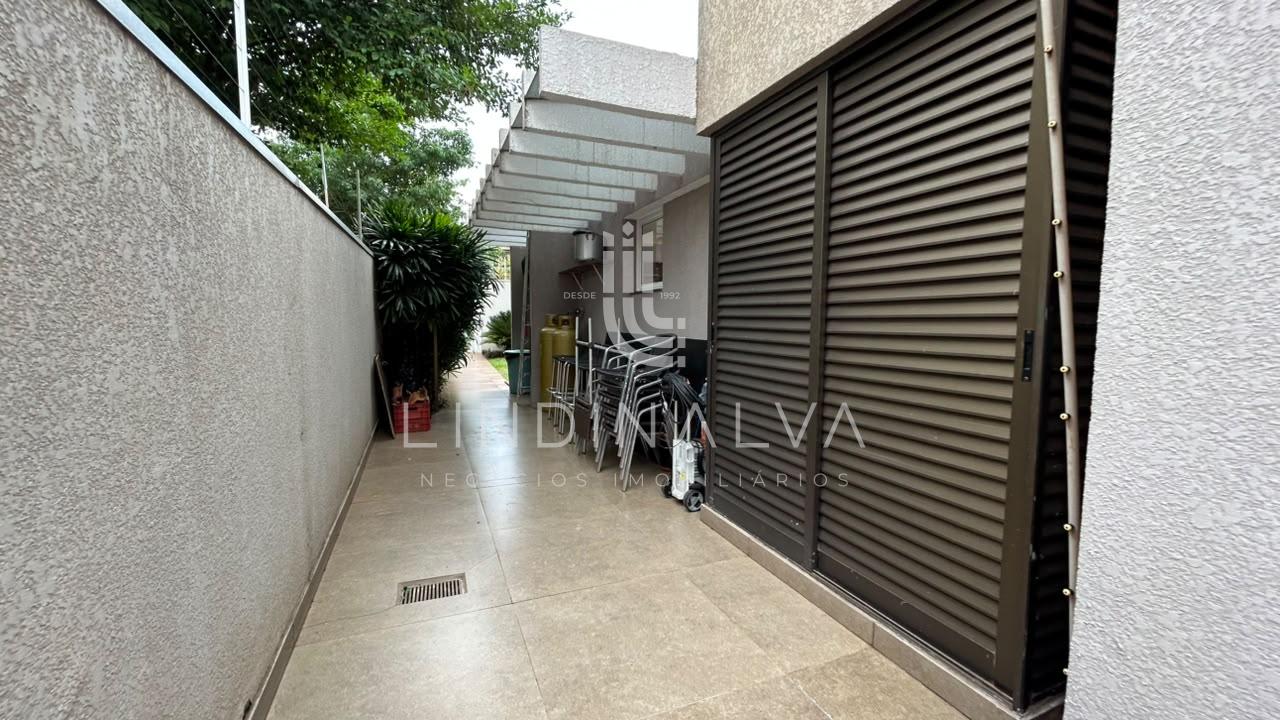 Sobrado à venda na Av. Pedro Basso I Com 573,00m2 de terreno, Jd. Polo Centro