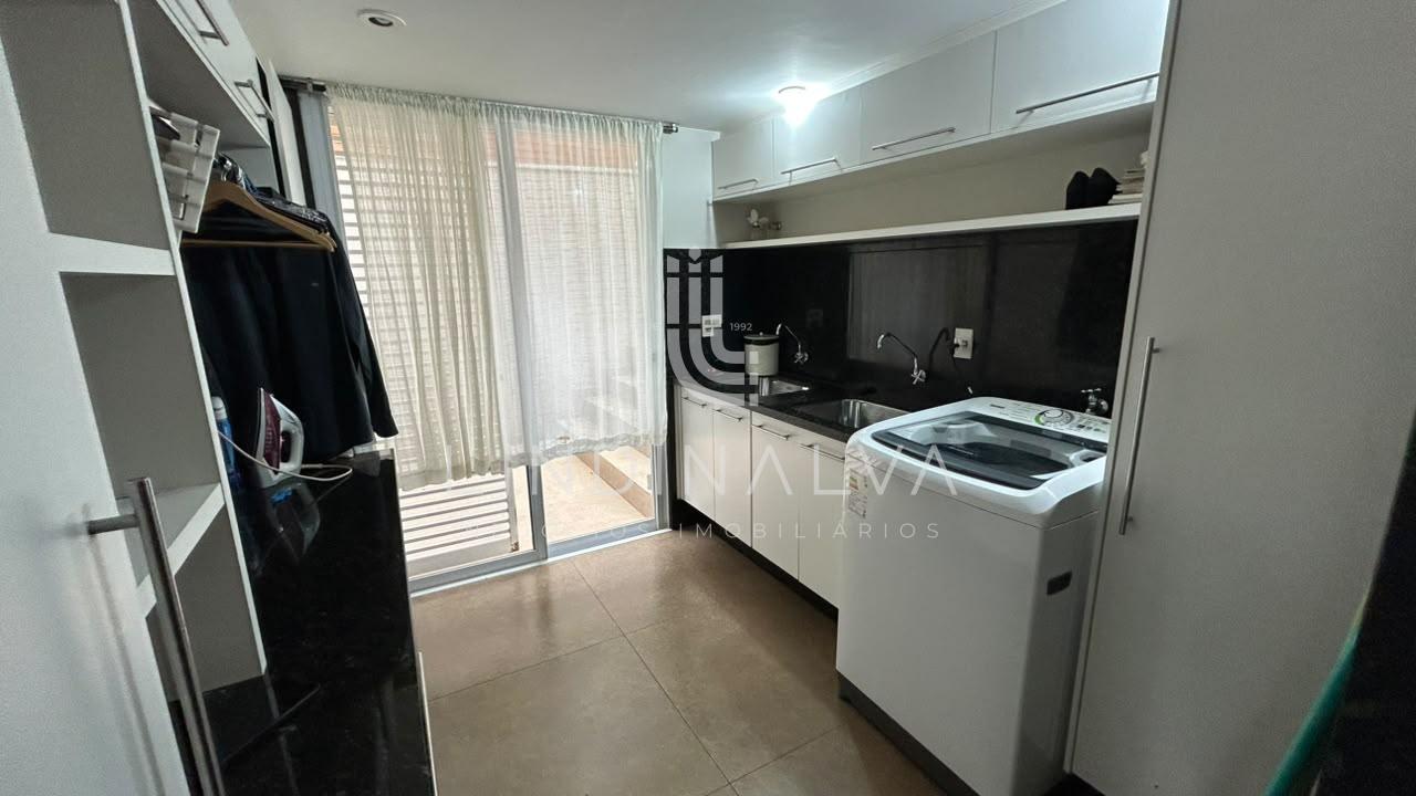 Sobrado à venda na Av. Pedro Basso I Com 573,00m2 de terreno, Jd. Polo Centro