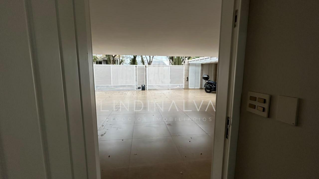 Sobrado à venda na Av. Pedro Basso I Com 573,00m2 de terreno, Jd. Polo Centro