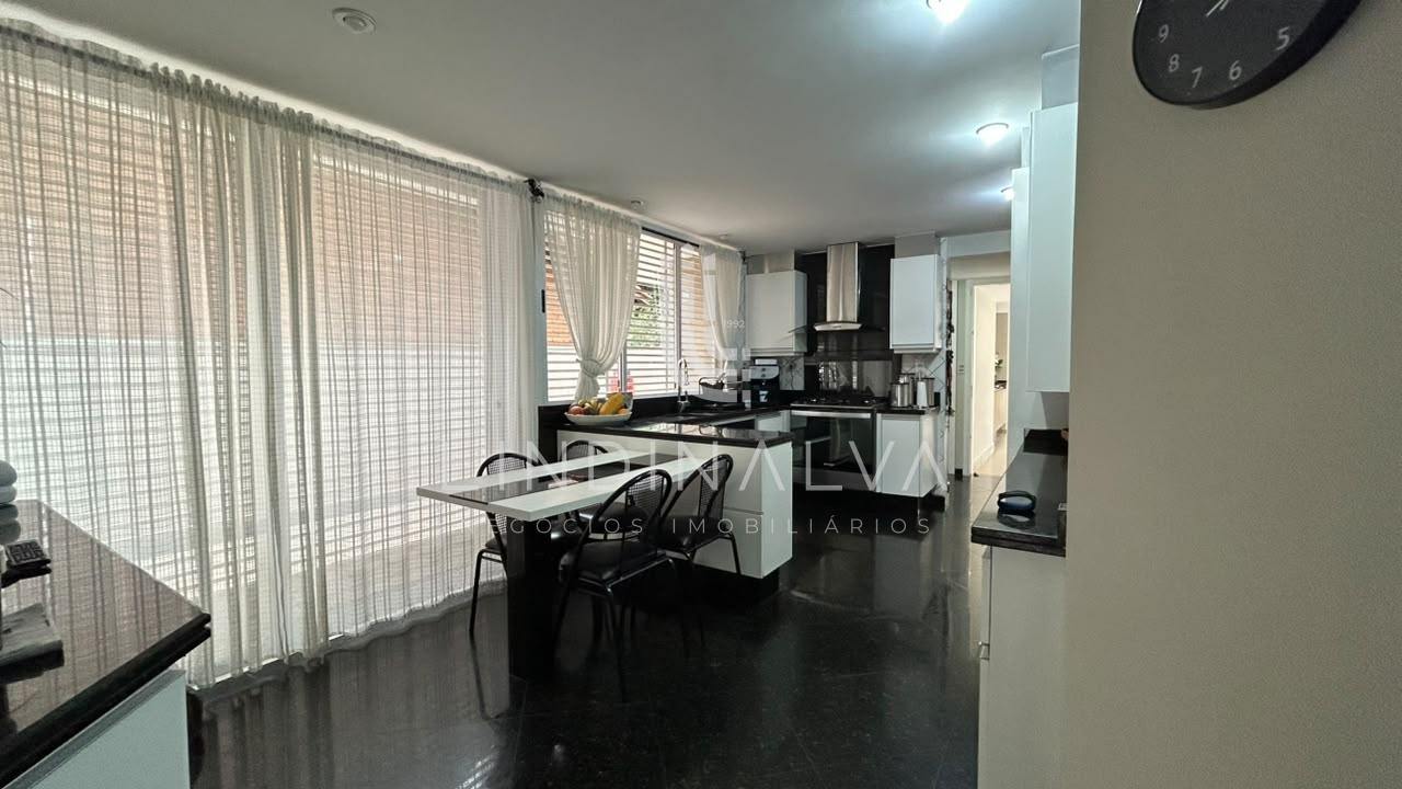 Sobrado à venda na Av. Pedro Basso I Com 573,00m2 de terreno, Jd. Polo Centro