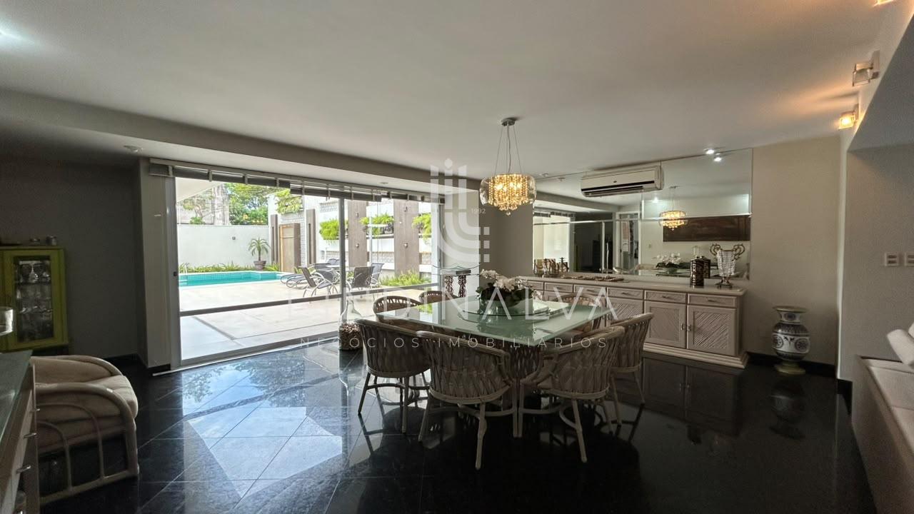 Sobrado à venda na Av. Pedro Basso I Com 573,00m2 de terreno, Jd. Polo Centro