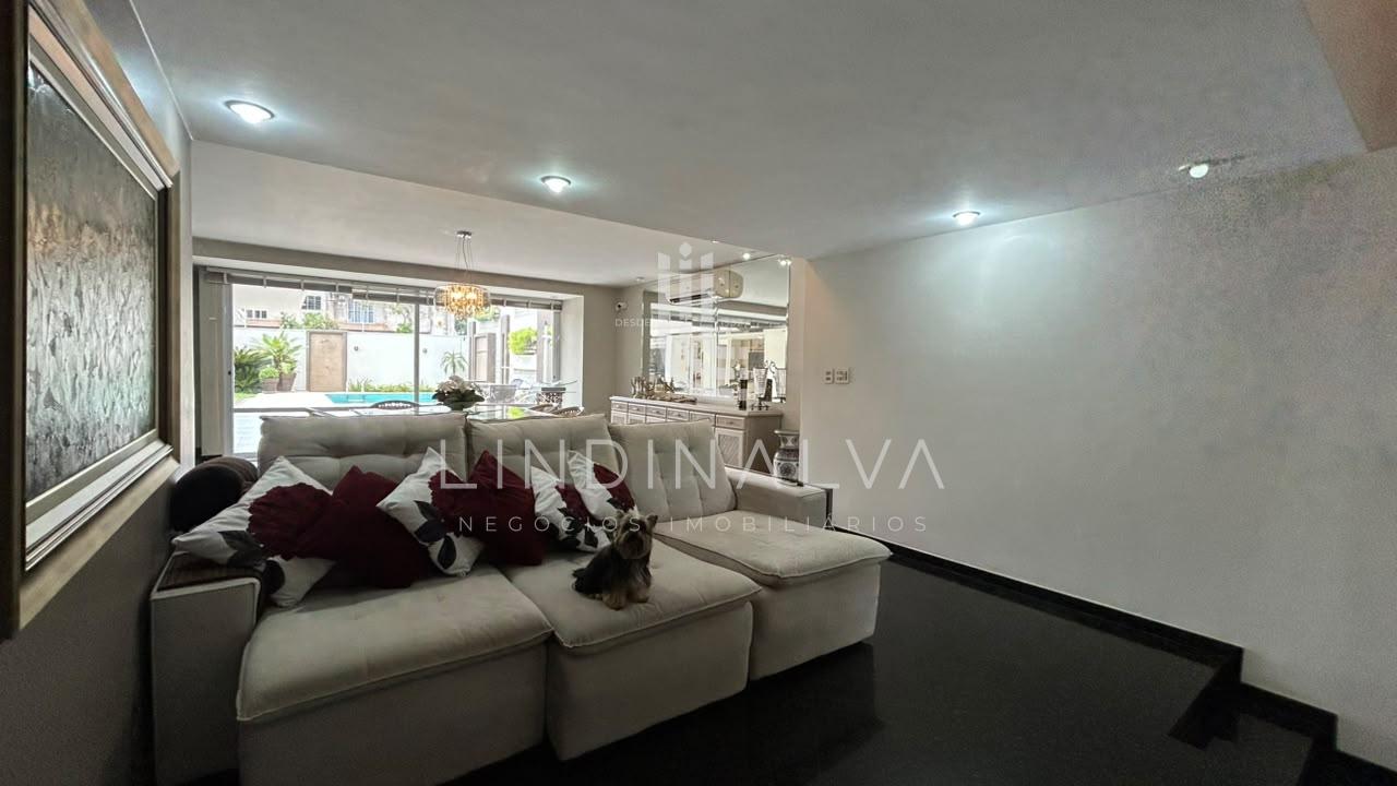Sobrado à venda na Av. Pedro Basso I Com 573,00m2 de terreno, Jd. Polo Centro