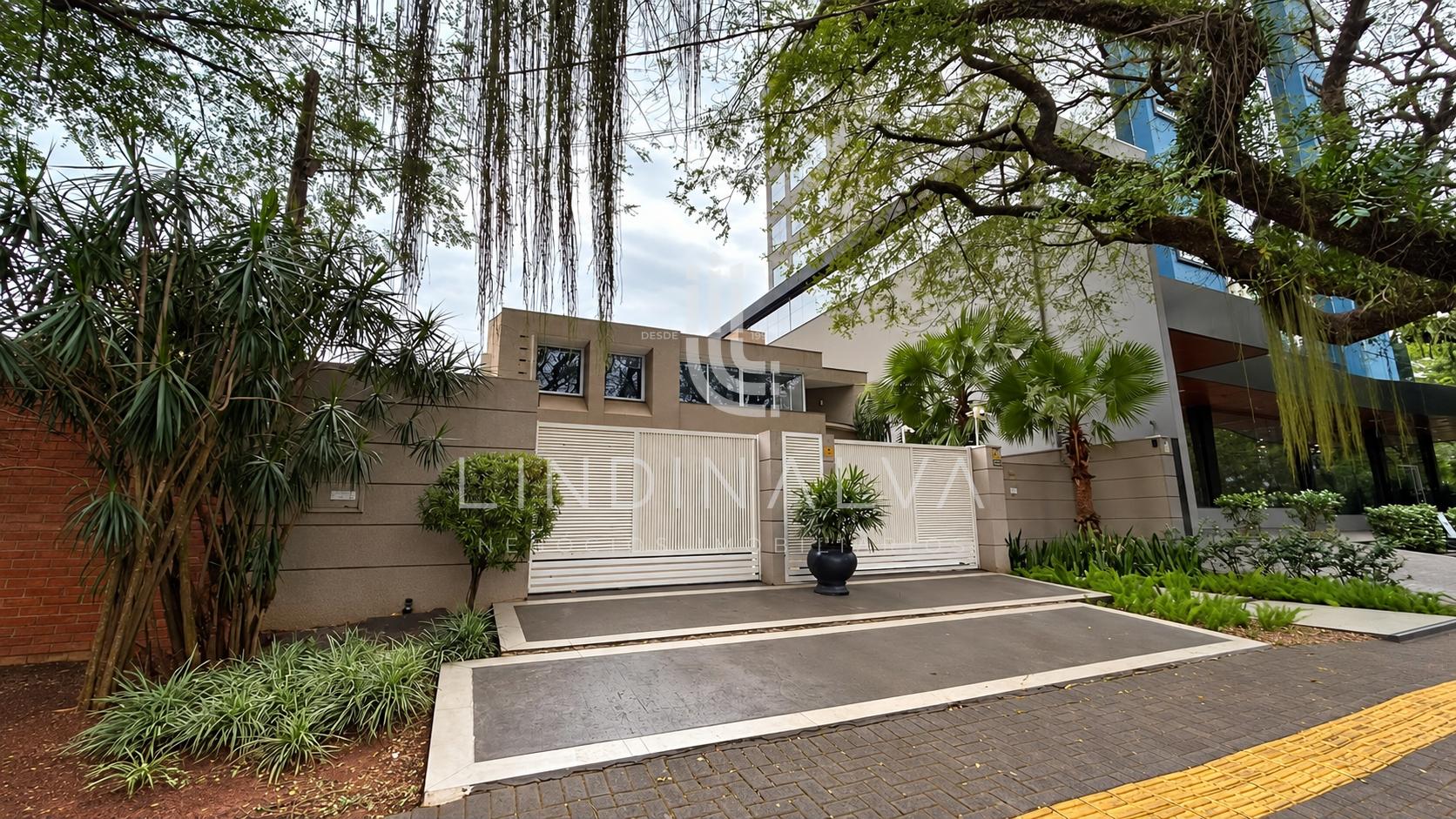 Sobrado à venda na Av. Pedro Basso I Com 573,00m2 de terreno, Jd. Polo Centro