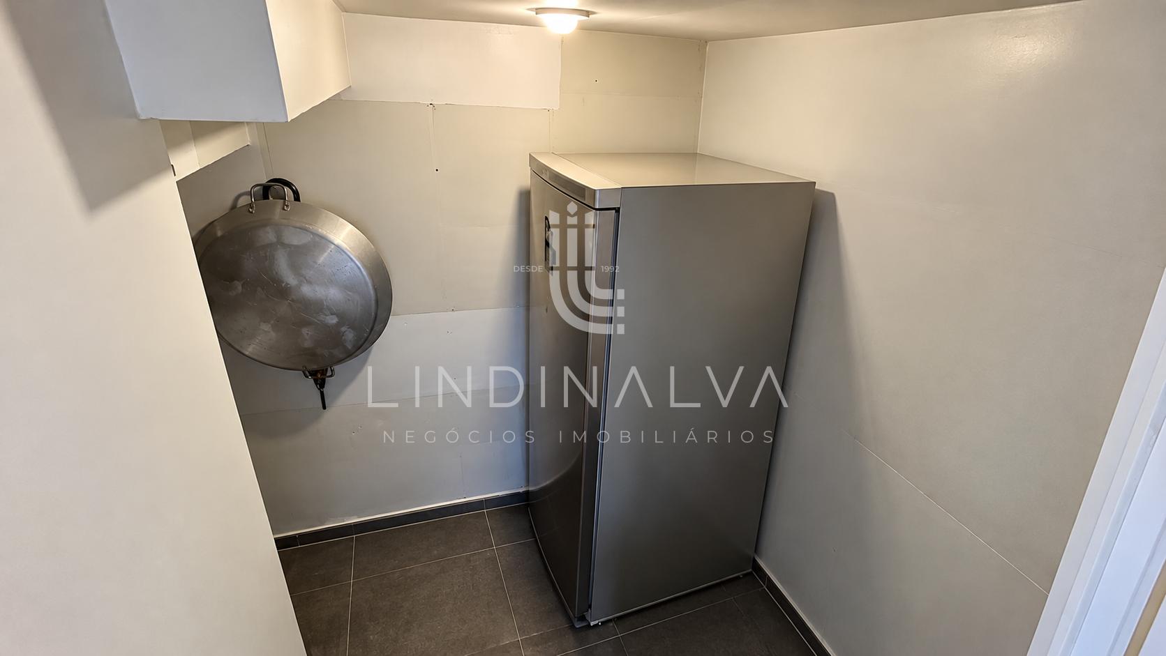 Sobrado à venda na Av. Pedro Basso I Com 573,00m2 de terreno, Jd. Polo Centro