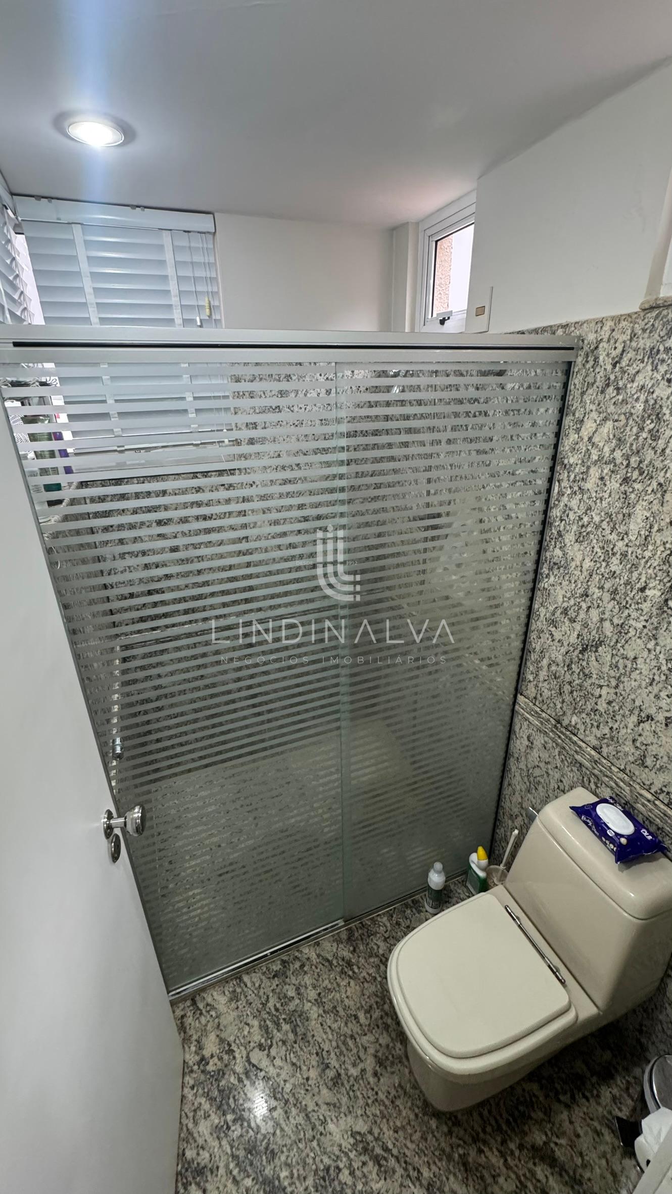 Sobrado à venda na Av. Pedro Basso I Com 573,00m2 de terreno, Jd. Polo Centro