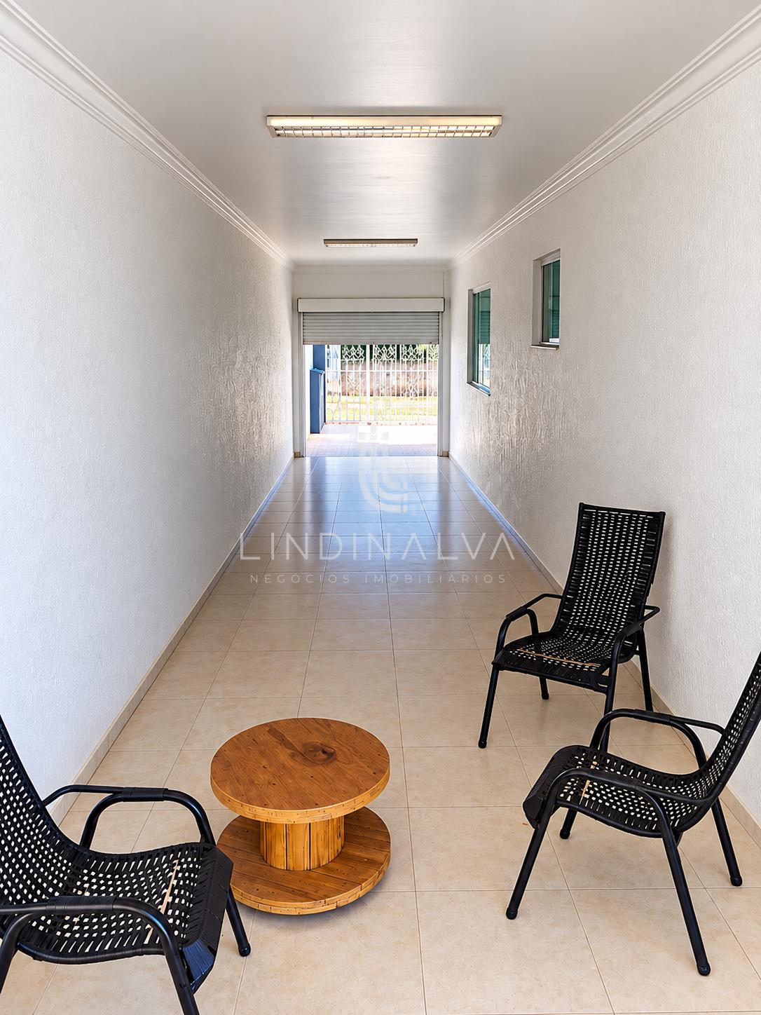 Casa à venda semi-mobiliada no Jardim Panorama I Com 4 quartos, sendo 1 suíte