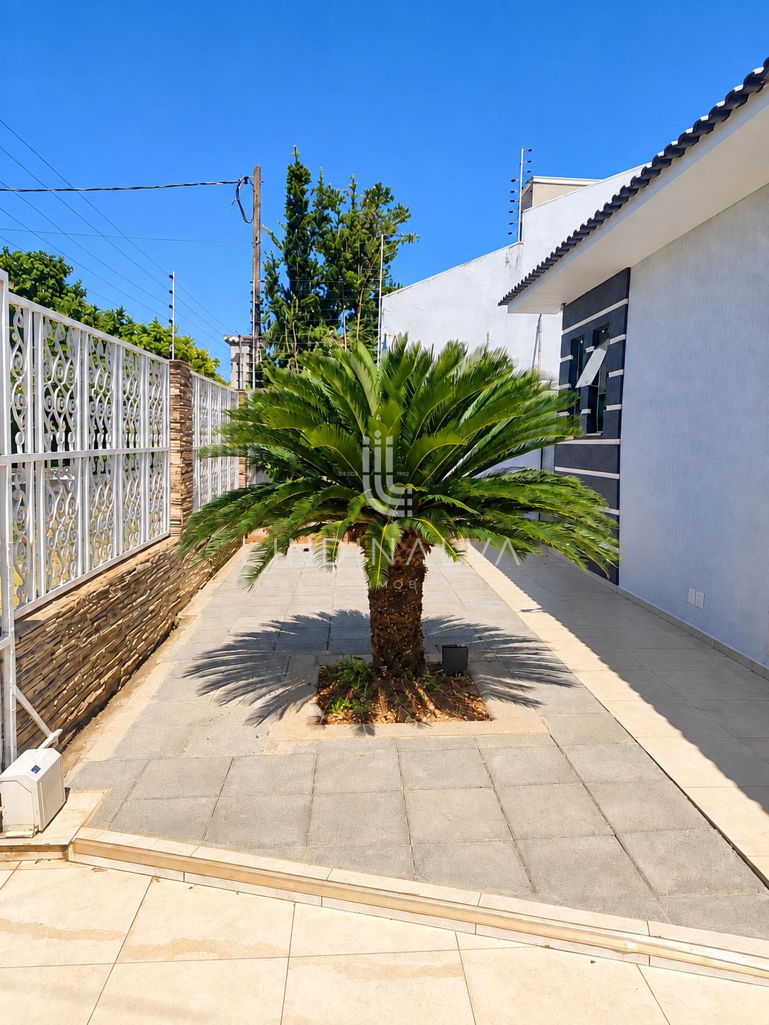 Casa à venda semi-mobiliada no Jardim Panorama I Com 4 quartos, sendo 1 suíte