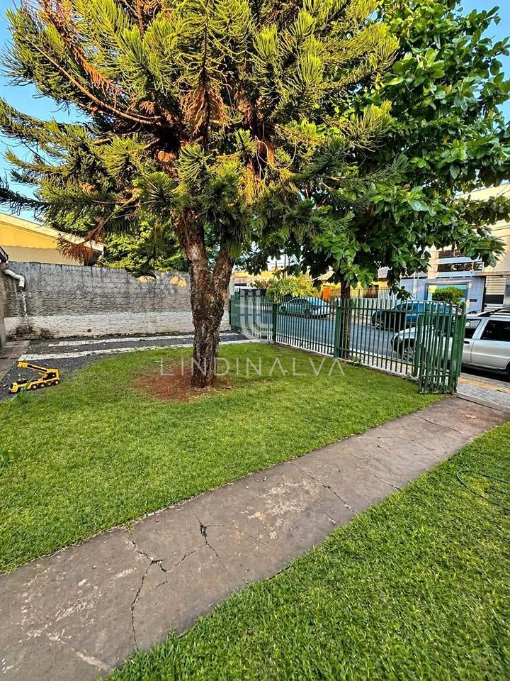 Terreno com Casa e Kitnet nos fundos à venda na Vila Adriana I Área do terreno de 300m2