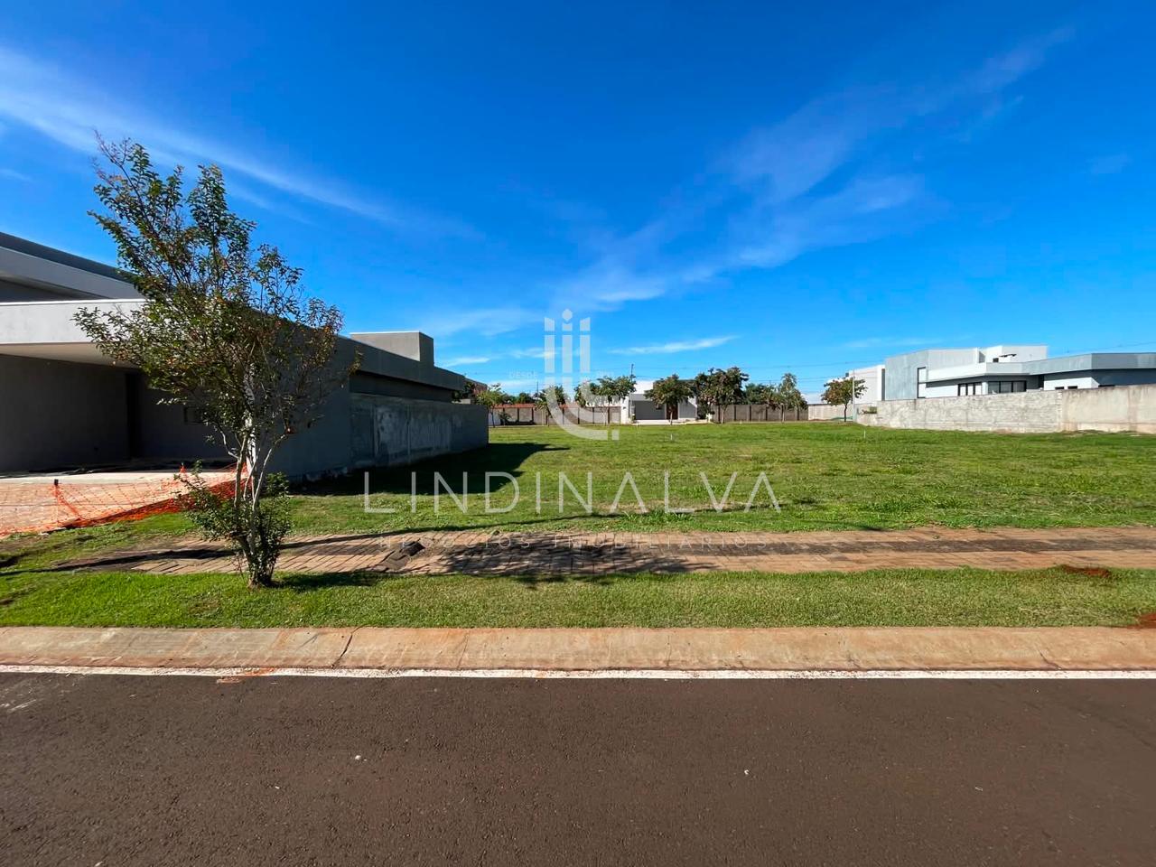 Terreno à venda no Condomínio Horizontal Fechado Iguaçu - Vila Carimã, com 300m2