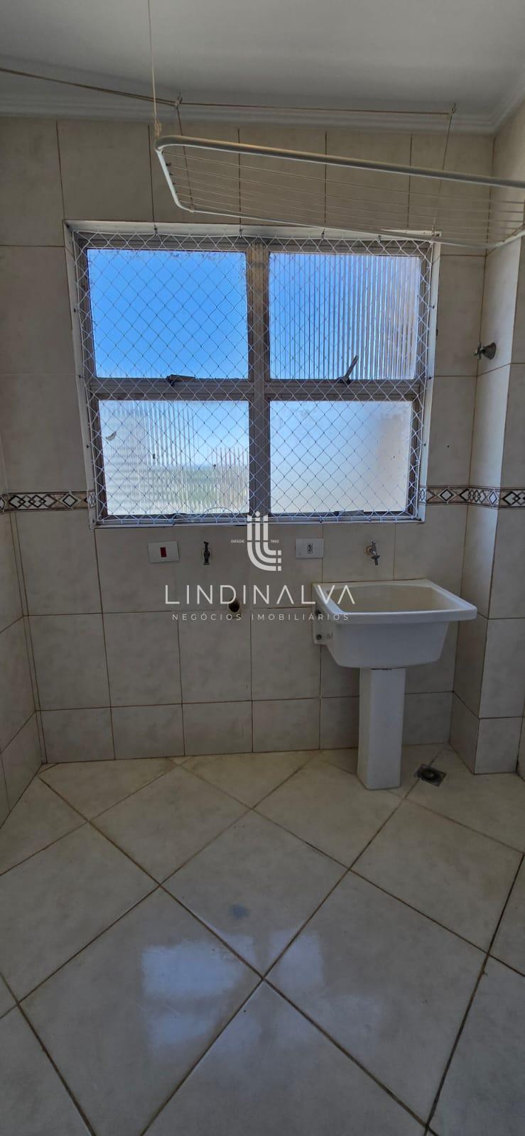 Edifício Luiz XV, com suíte, 2 quartos, no Centro de Foz do Iguaçu