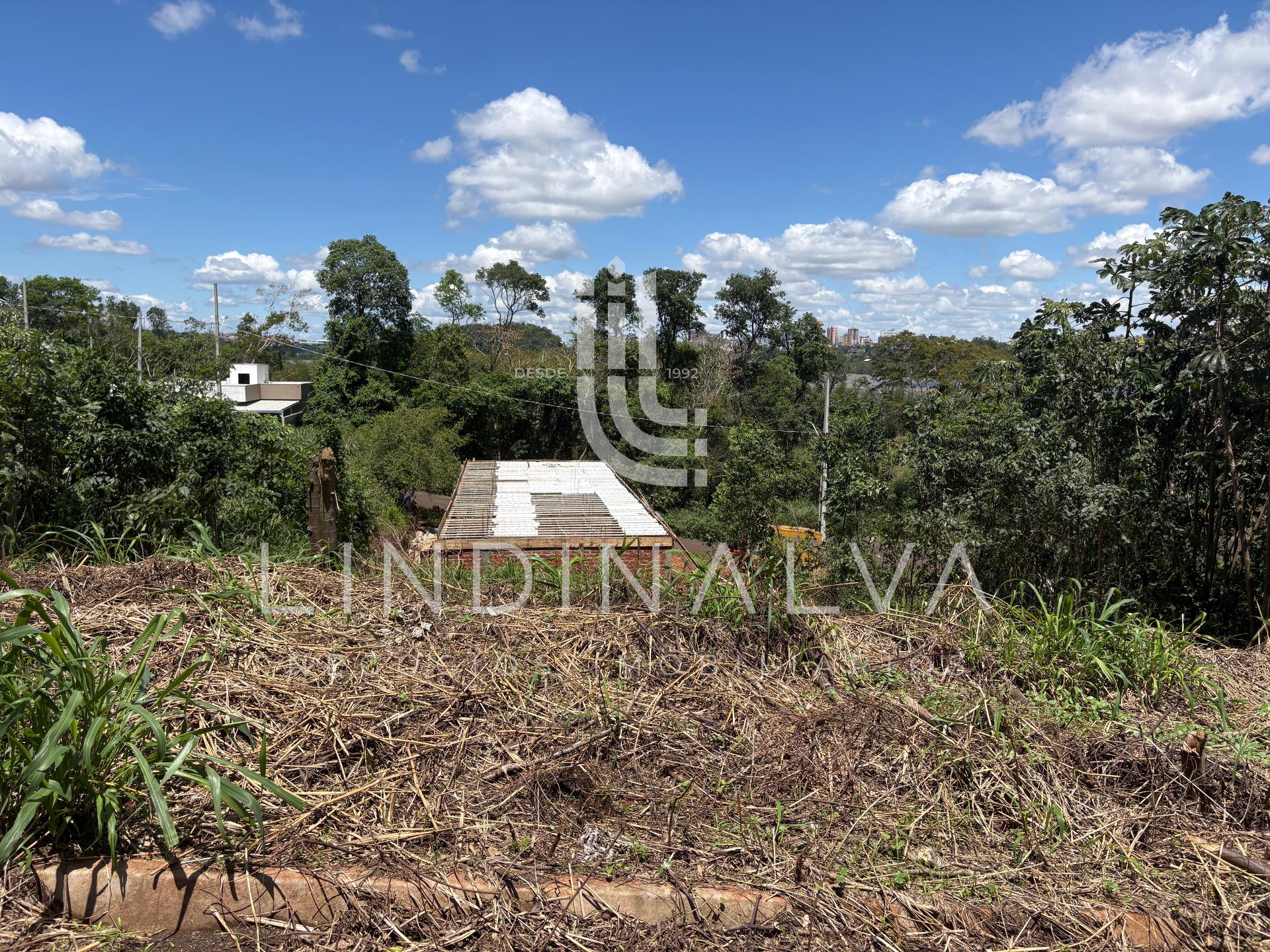 Terreno plano de 200m² no Parque Residencial Ecoville - Bairro Porto Belo