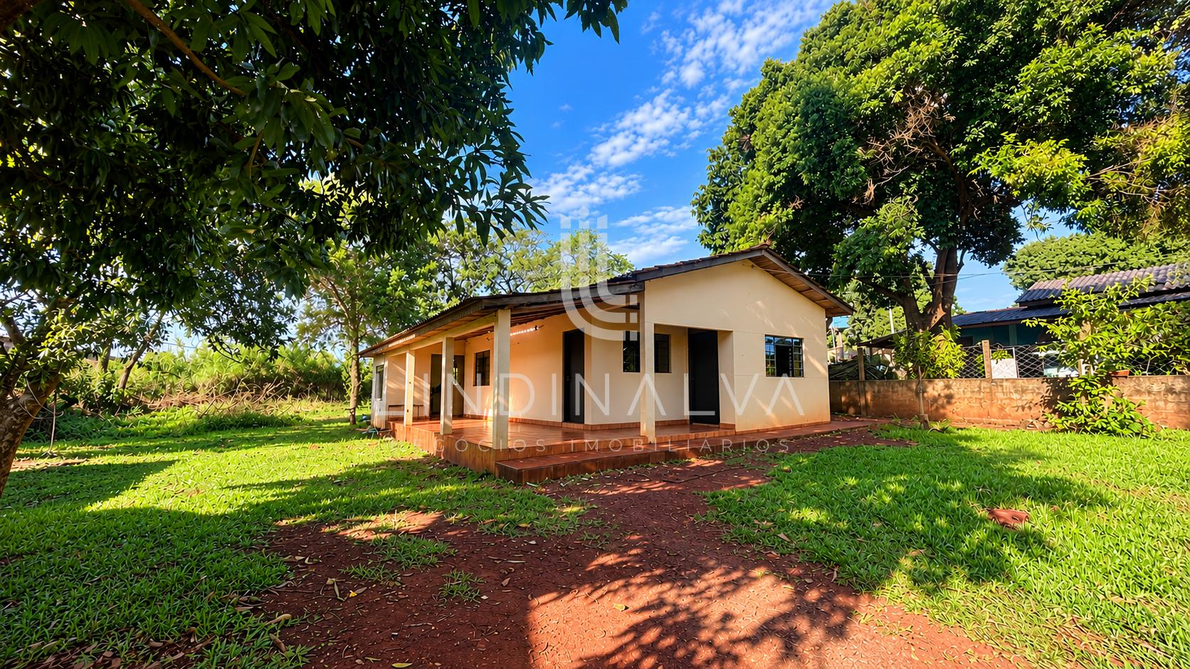 Casa à venda com quintal grande I No Lote Grande, próx ao Hospital da UnimedFoz