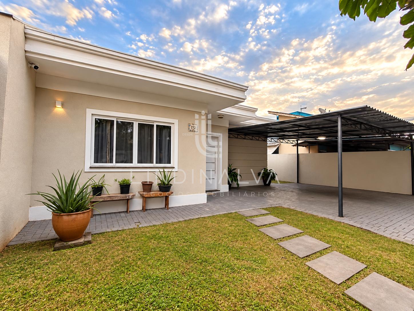 Casa à venda no Jardim Cataratas I Com energia solar e amplo quintal 351,43m2