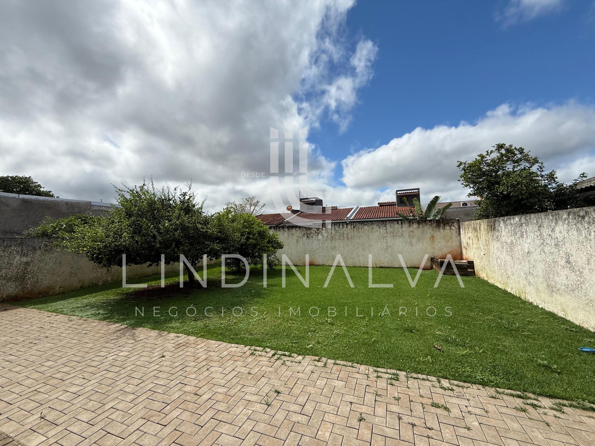 Casa à venda no Jardim Cataratas I Com energia solar e amplo quintal 351,43m2