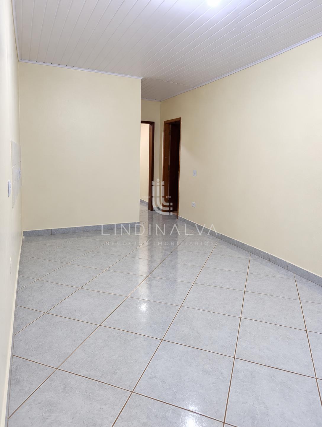 Casa à venda com quintal grande I No Lote Grande, próx ao Hospital da UnimedFoz
