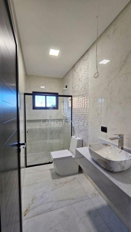 Casa recém construída no Condomínio Araras com 3 dormitórios, ...