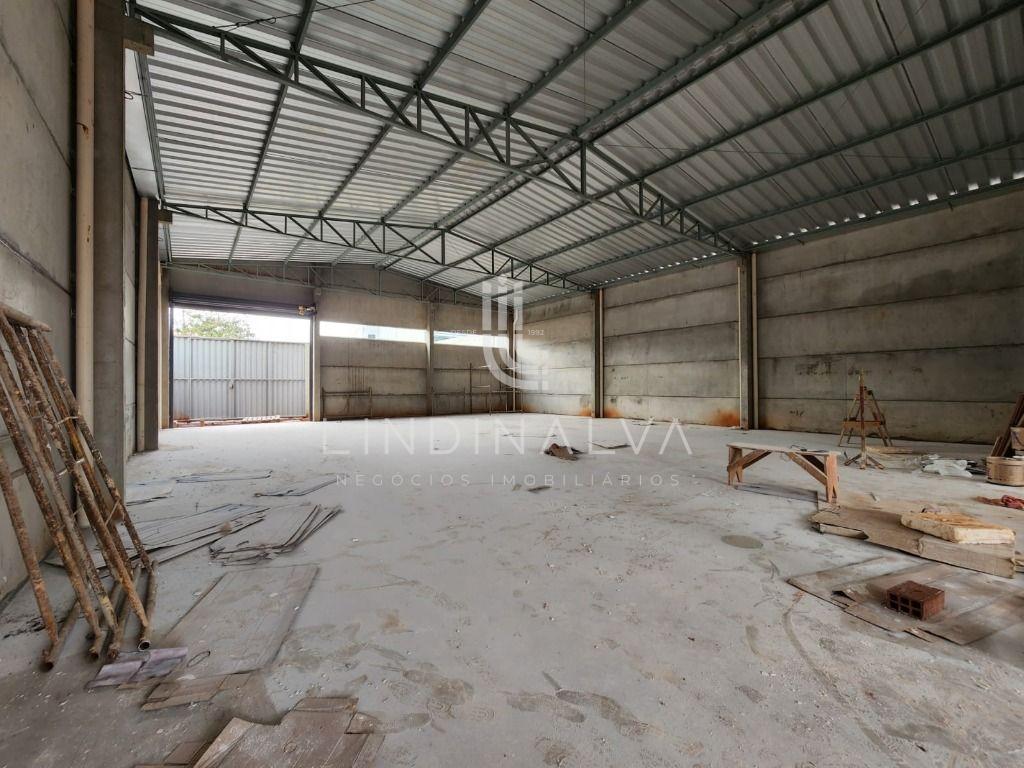 Barracão para locação com 240 m2, na Av. Andradina, Jd. Lancaster em Foz