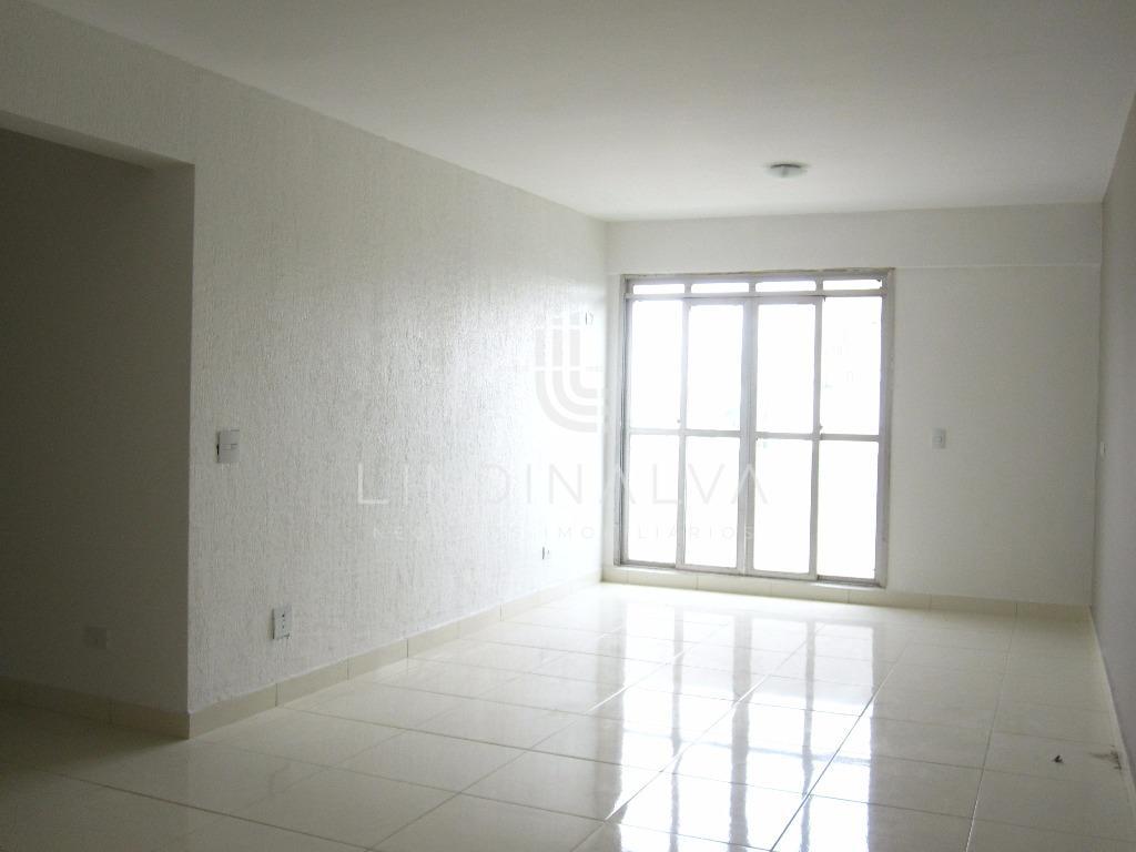 Apartamento no Ed. Pietro Angelo com suíte, 2 quartos - no Centro