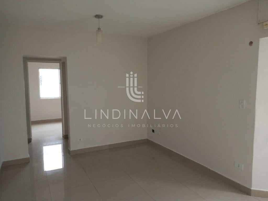 Apartamento no 17  andar do Edifício Grand Prix - no Centro.
