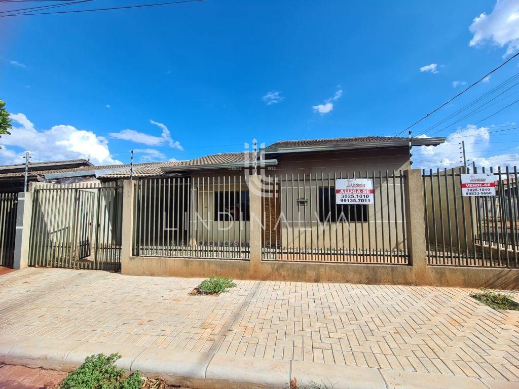 Casa de esquina com 2 quartos no Parque Residencial Três Bande...