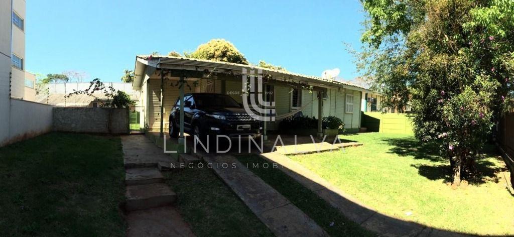 Casa com terreno de 599,92m2, ao lado banco Itaú -Vila A