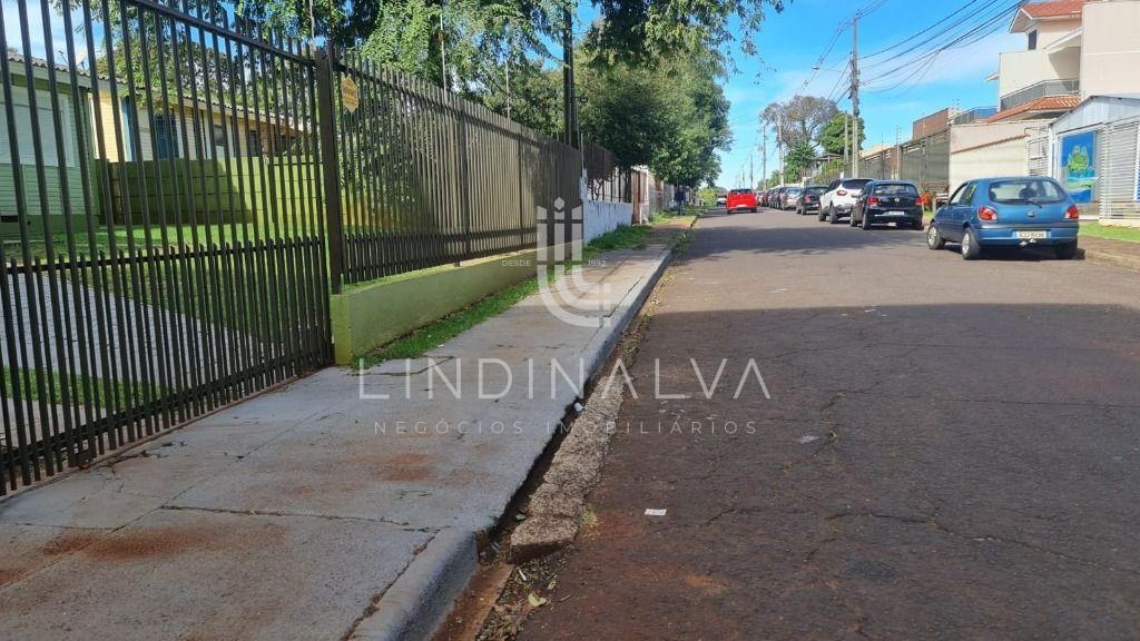 Casa com terreno de 599,92m2, ao lado banco Itaú -Vila A