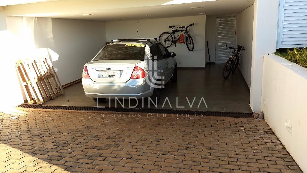 Sobrado à venda no Arco de Paris, com piscina e 300m  de área ...