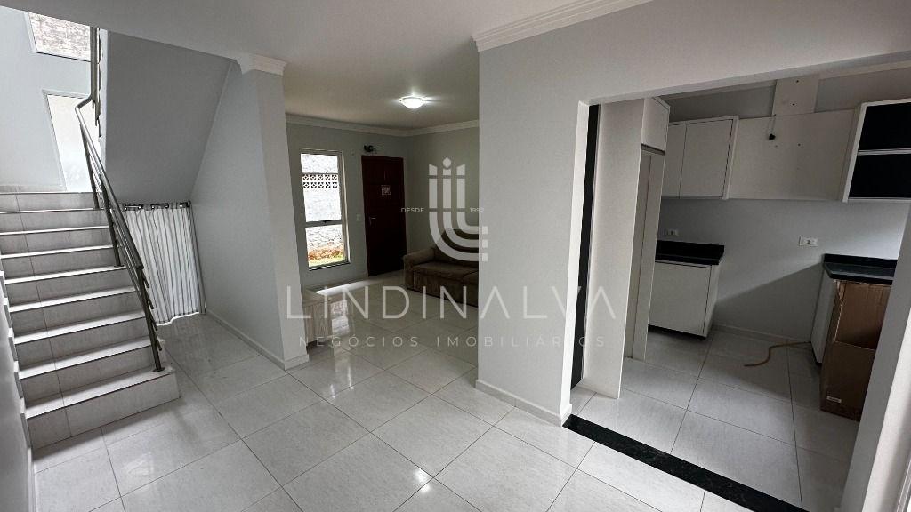 Sobrado com 2 quartos e área de churrasqueira em condomínio  - Vila Yolanda