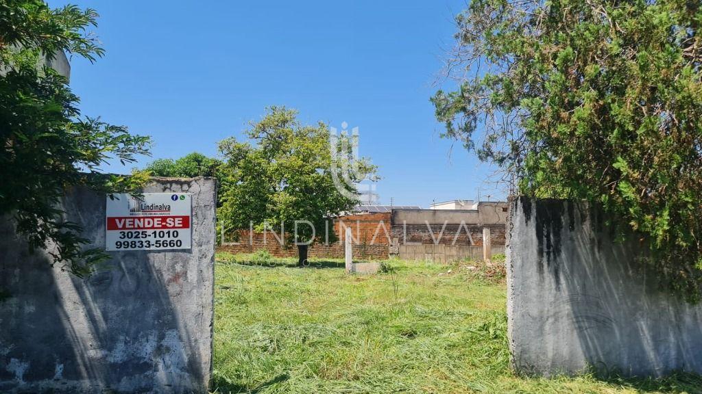 Terreno na Avenida Safira, na região do Ouro Verde, com área d...