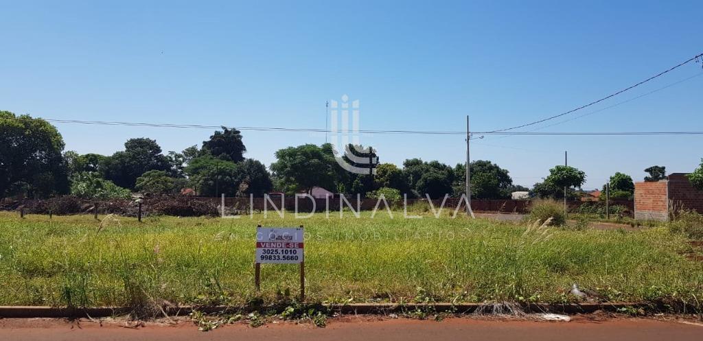 Amplo terreno com duas esquinas e 1642 m2, no Parque da Lagoa