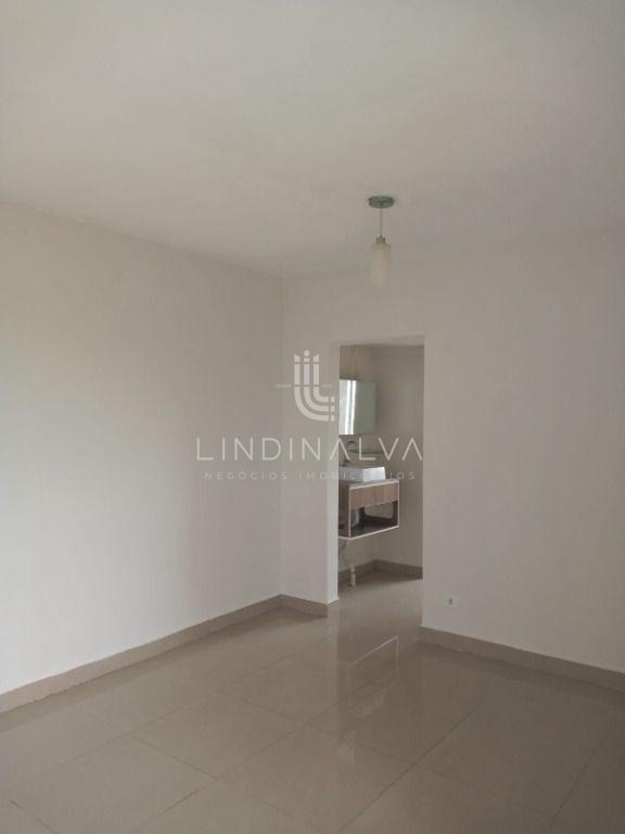 Apartamento no 17  andar do Edifício Grand Prix - no Centro.