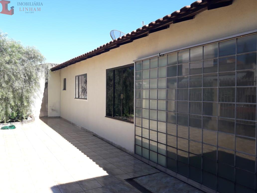 CASA À VENDA NA RUA ÁGUIAS AO LADO DO MERCADO. COM TERRENO DE ...
