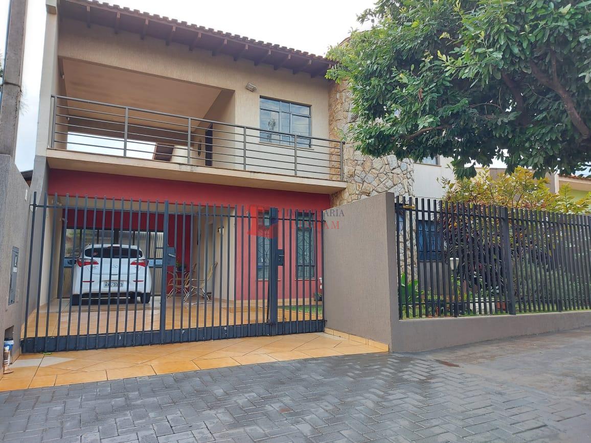 SOBRADO A VENDA NO JARDIM IMPERIAL EM ARAPONGAS.