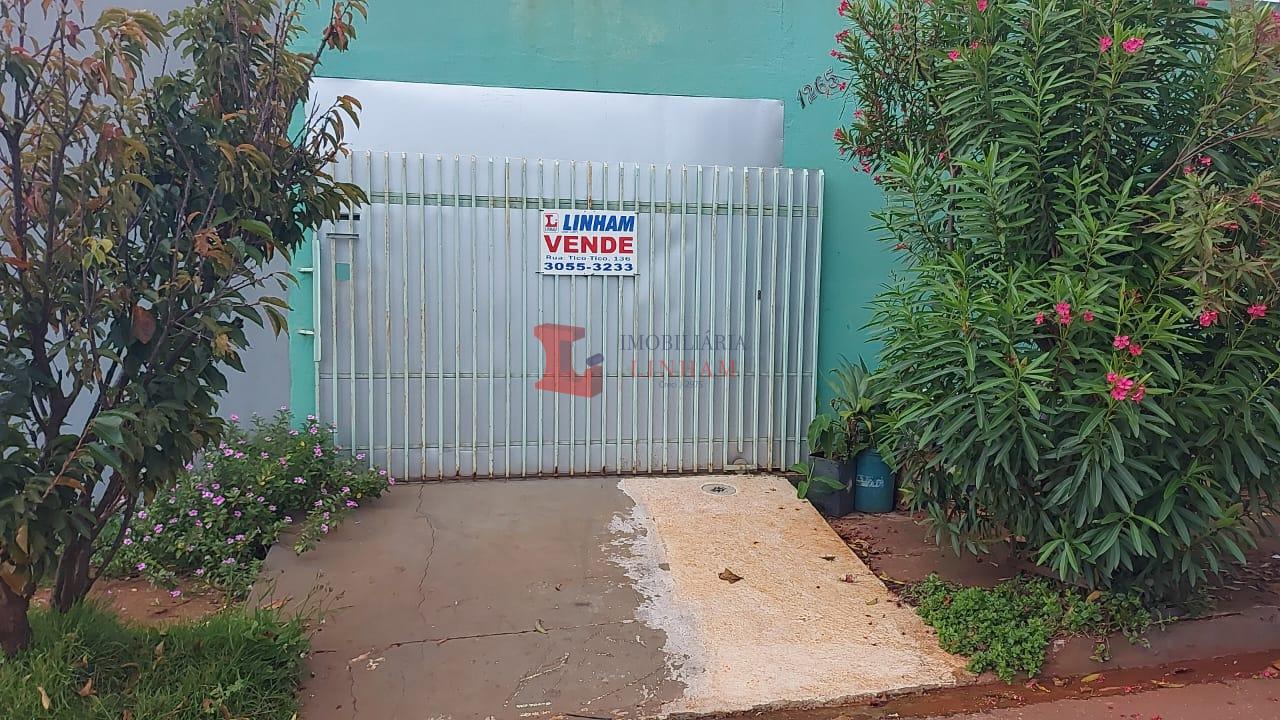 CASA A VENDA NO PIACENSA COM 2 QUARTOS E TERRENO INTEIRO DE 200M²