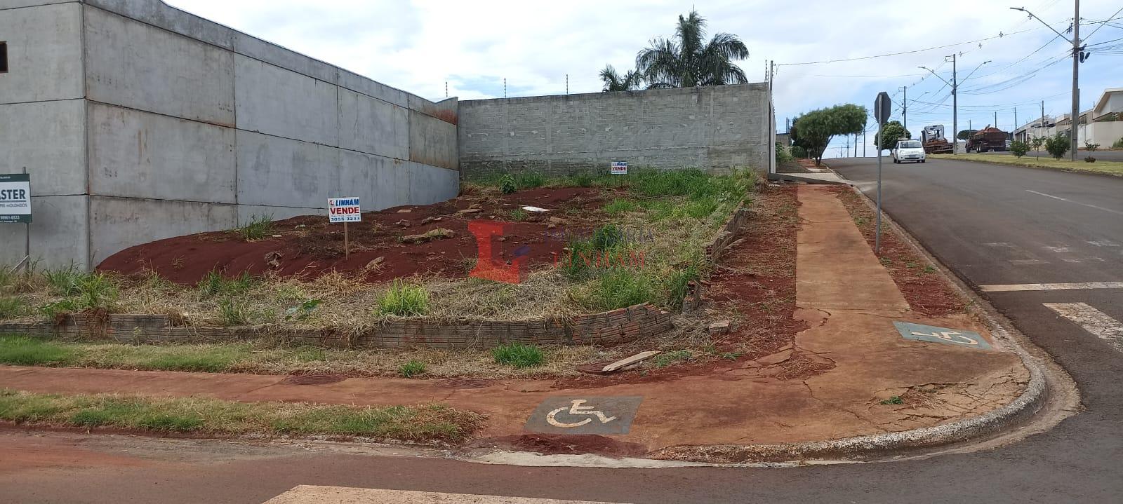 TERRENO COMERCIAL DE ESQUINA À VENDA NA RUA AVINHADOS COM 331,...
