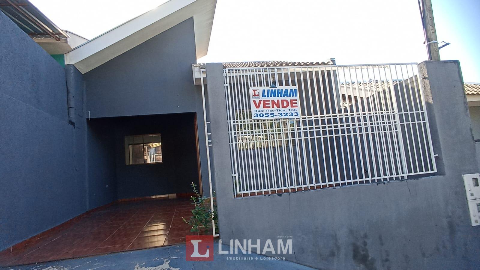 CASA À VENDA COM 3 QUARTOS E ÓTIMO ESPAÇO NOS FUNDOS NO JARDIM...