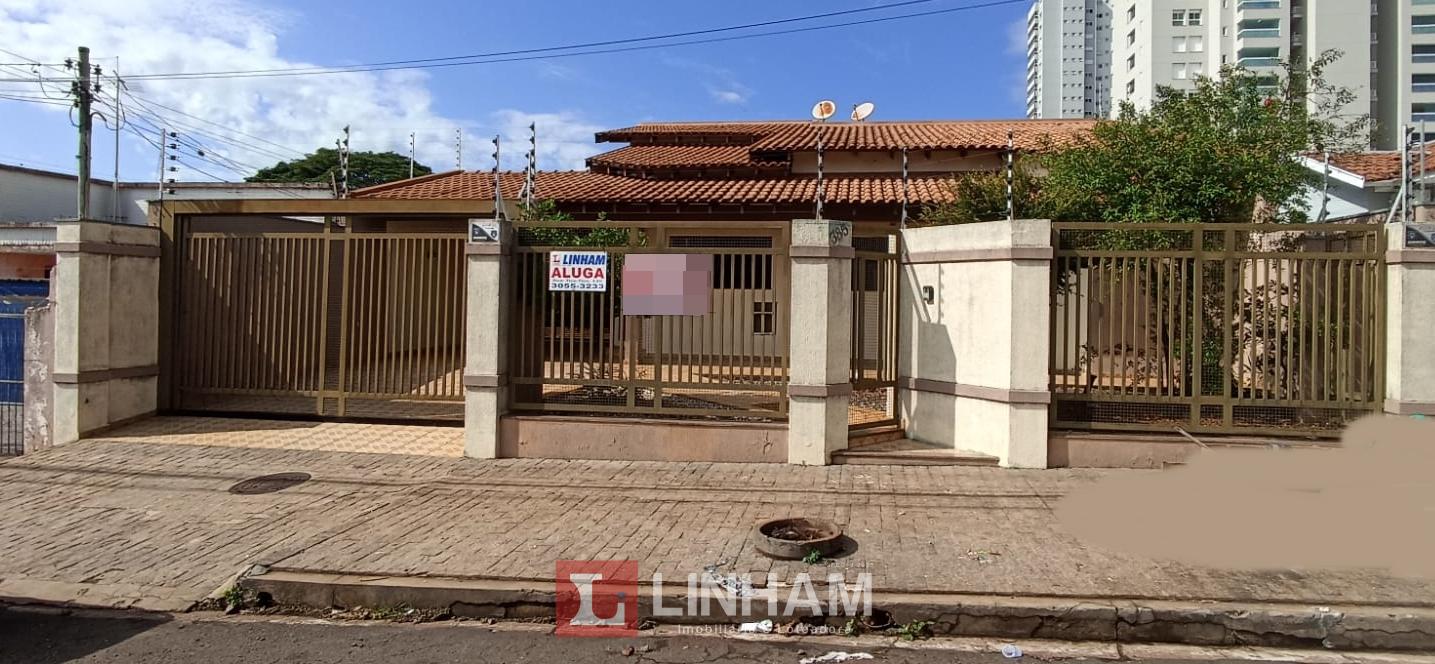 EXCELENTE CASA COMERCIAL PARA LOCAÇÃO NO CENTRO DE ARAPONGAS