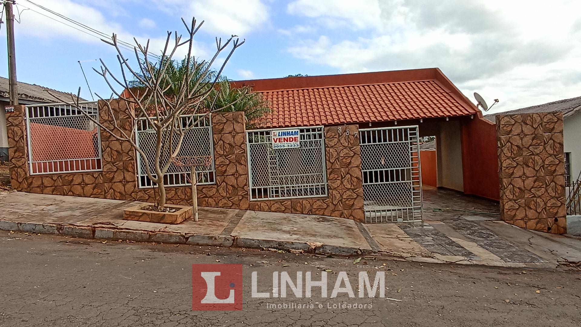 CASA À VENDA NO CONJUNTO PADRE CHICO COM ÁREA PARA FESTAS