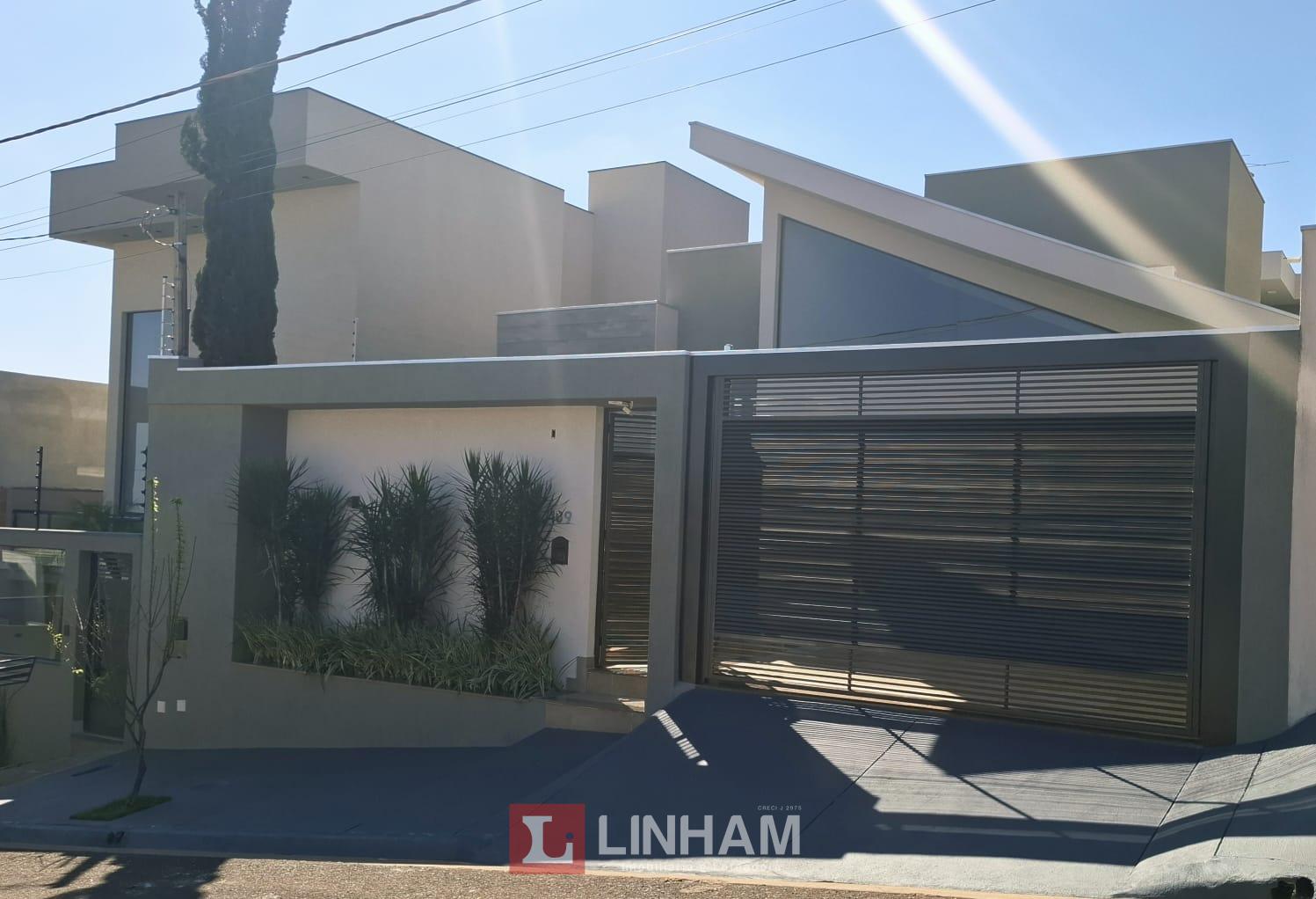 CASA COM 2 SUÍTES E ÁREA GOURMET 5 MINUTOS DA AVENIDA ARAPONGA...