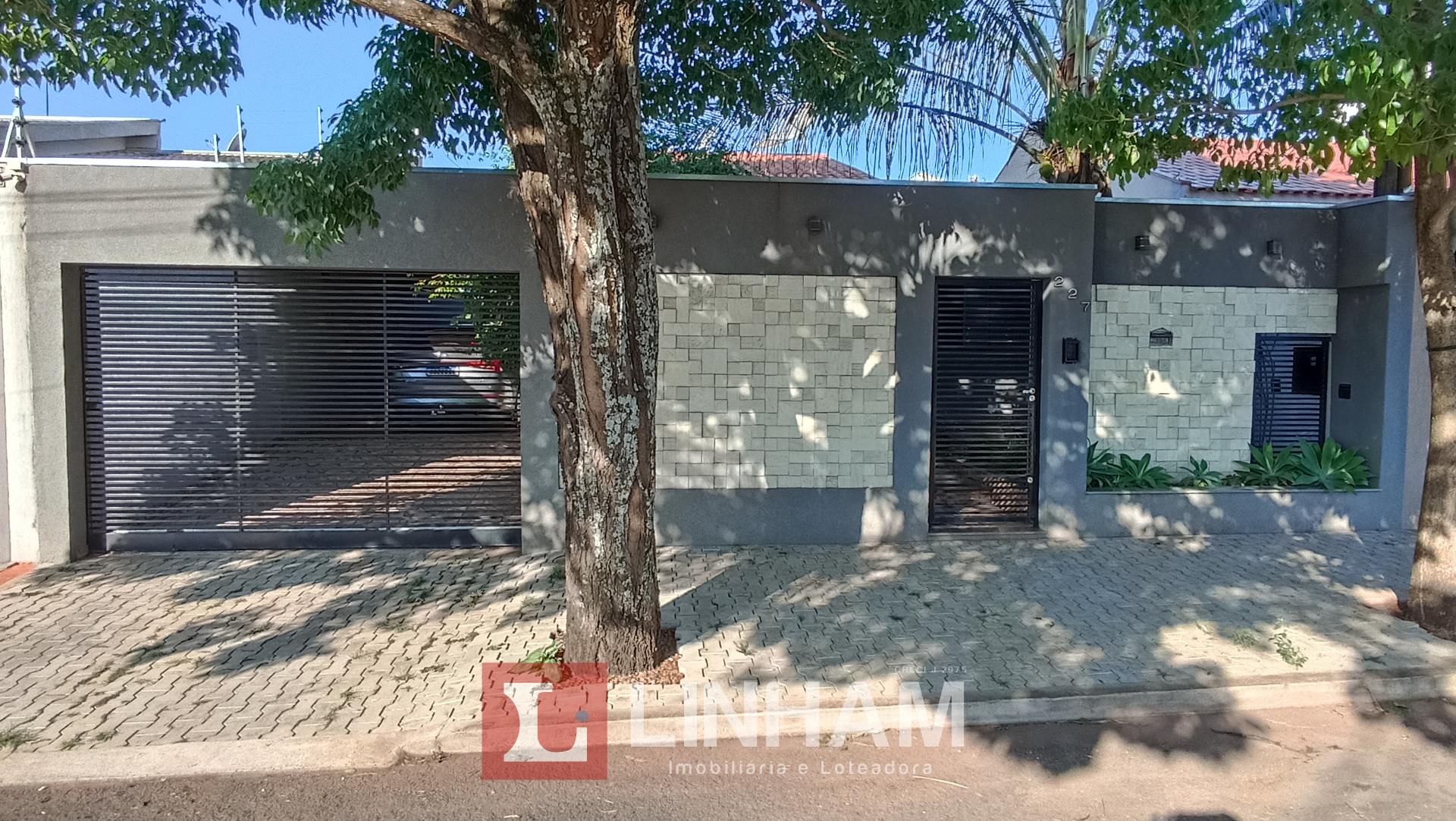 ÓTIMA CASA À VENDA NO JADIM MONACO COM 4 DORMIÓRIOS E ÁREA PAR...