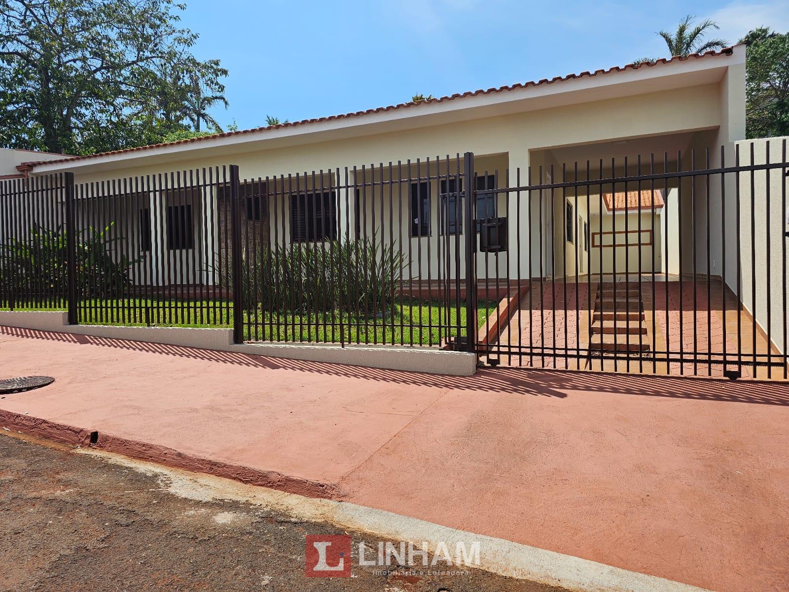 PARA MORAR NO MELHOR BAIRRO DE ARAPONGAS- CASAR?O COM ?TIMA ES...