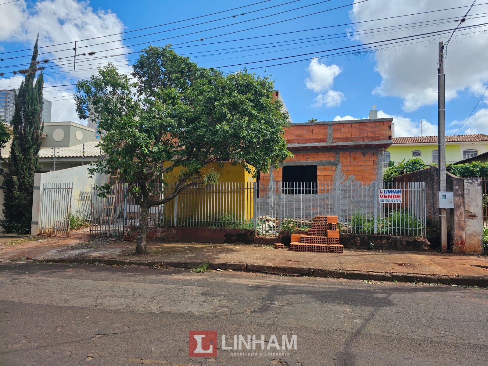 CASA EM FASE DE CONSTRUÇÃO NA REGIAO CENTRAL DE ARAPONGAS- TER...