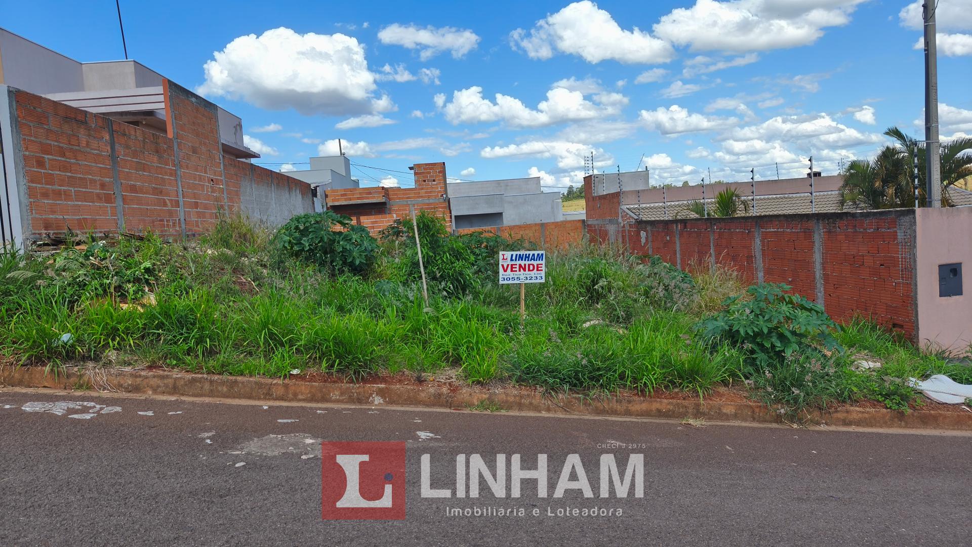 TERRENO À VENDA NO JARDIM PARAÍSO NA PARTE ALTA COM 252 M2 A P...