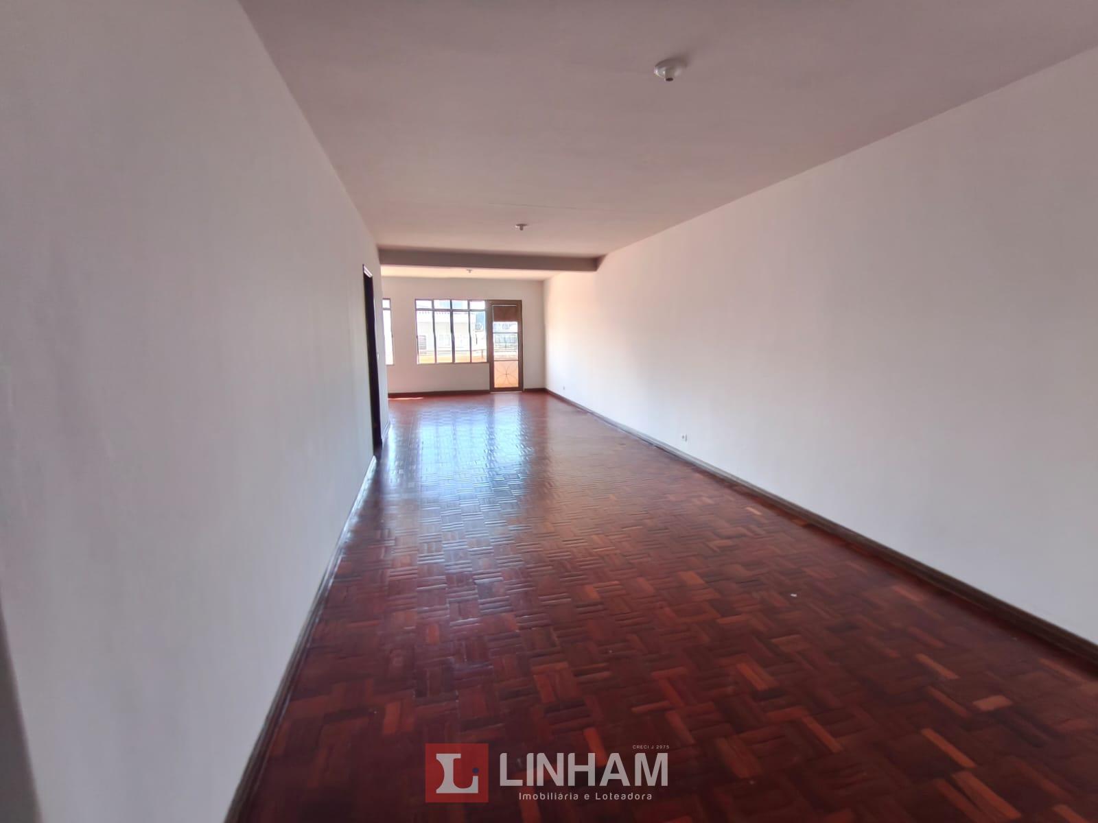 Apartamento sobre-loja disponivel para locação na av. Arapongas.