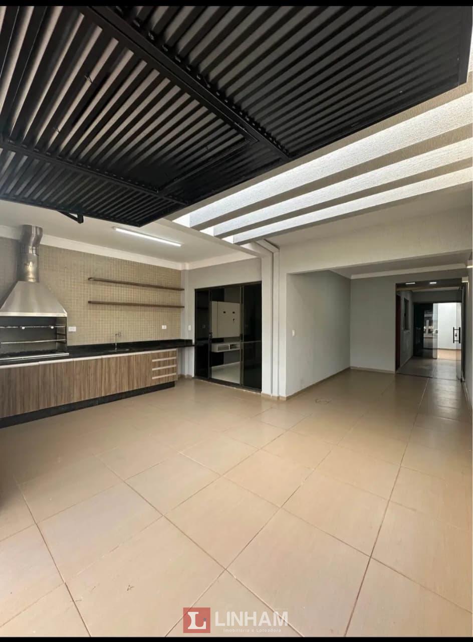 A VENDA NO JD ARAPONGAS CASA COM ACABAMENTO EM GESSO E 3 QUART...