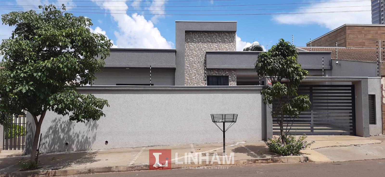 CASA COM 3 QUARTOS SENDO 1 SUITE  COZINHA  SALA DE JANTAR   SA...